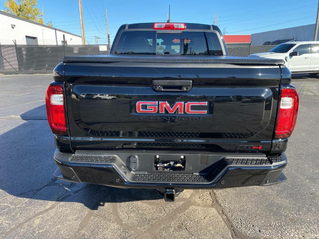 2023 GMC Canyon Image 8