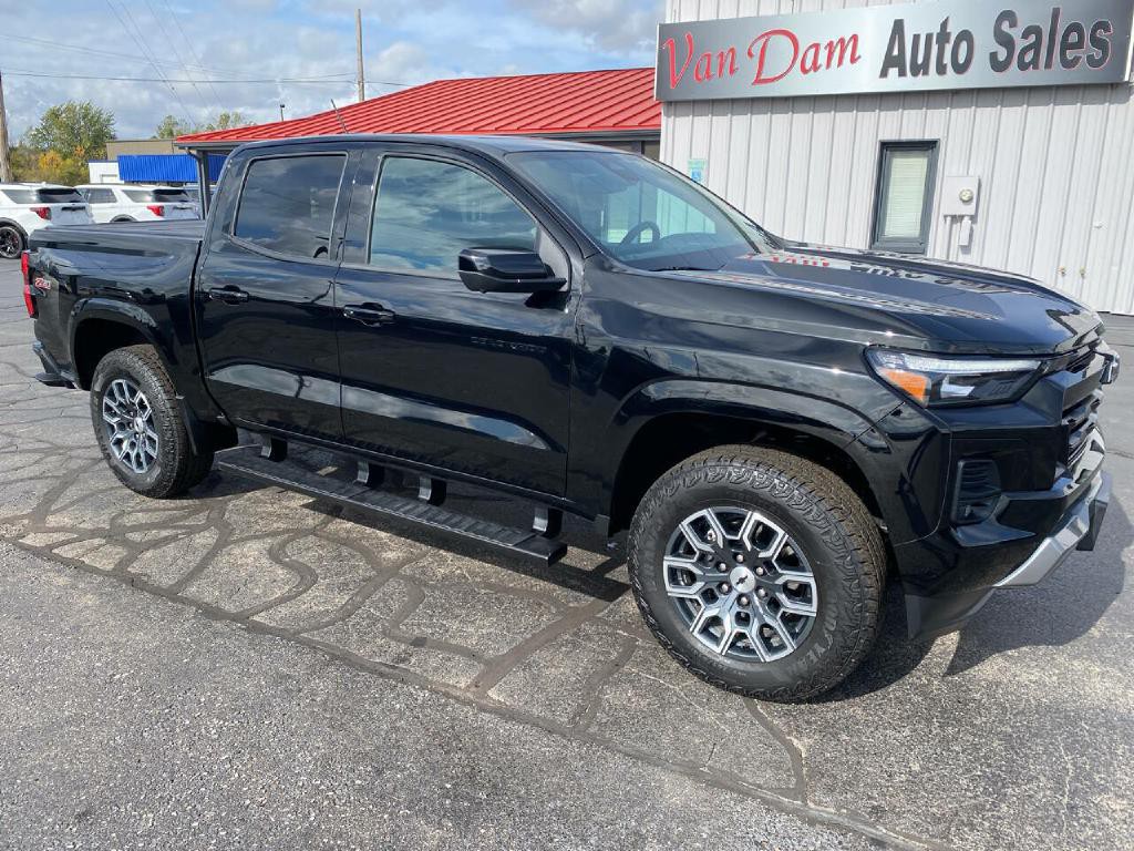 2024 Chevrolet Colorado Image 2