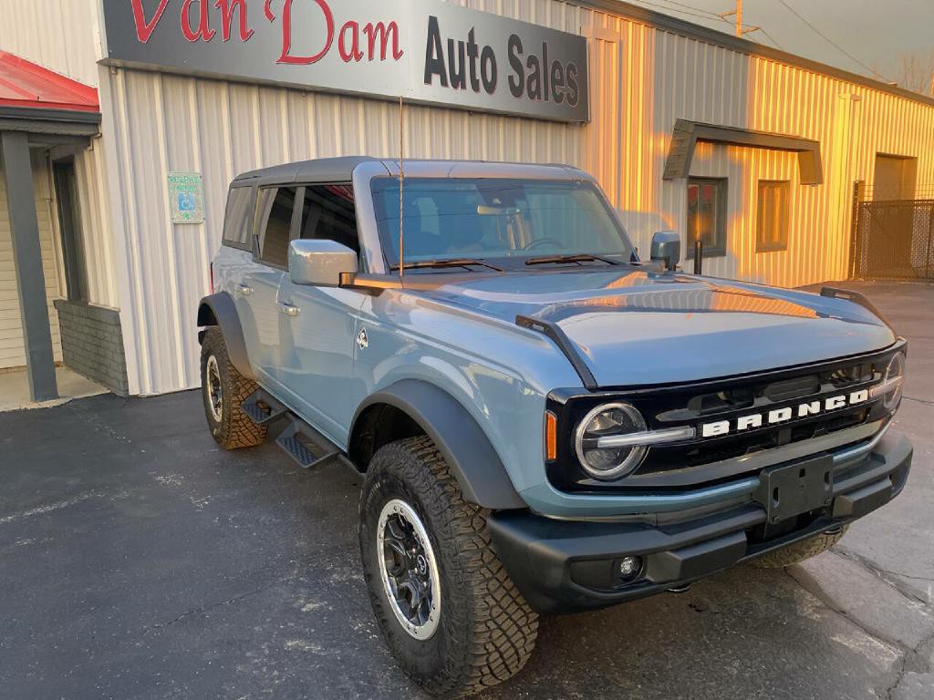 2024 Ford Bronco Image 2