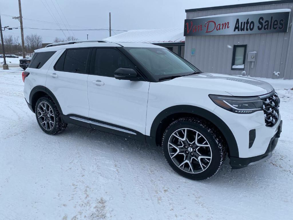 2025 Ford Explorer Image 2