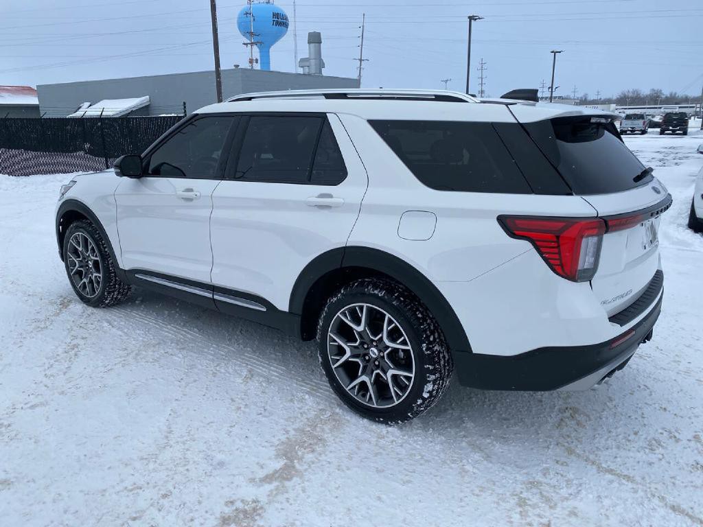 2025 Ford Explorer Image 7