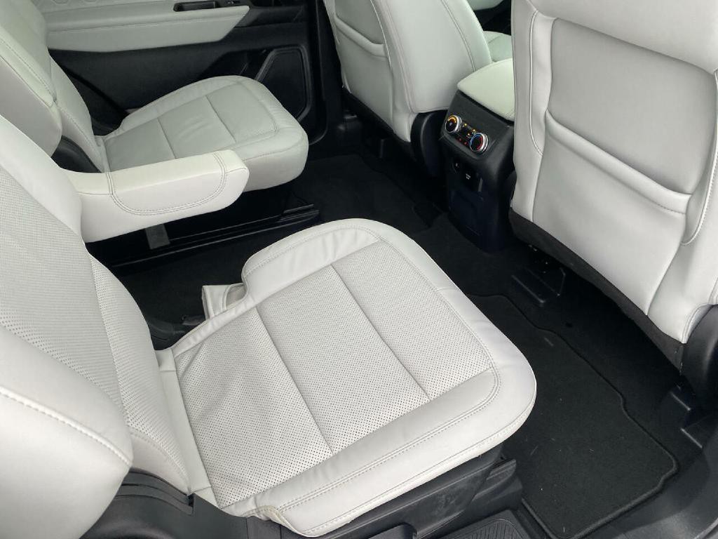 2025 Ford Explorer Image 21