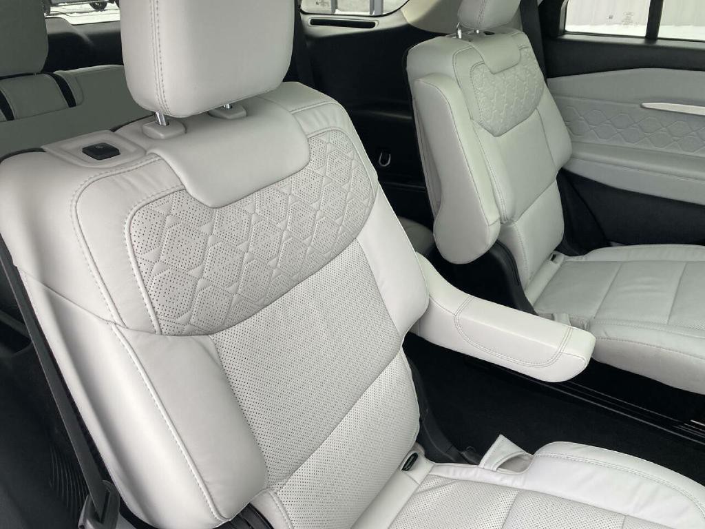 2025 Ford Explorer Image 22