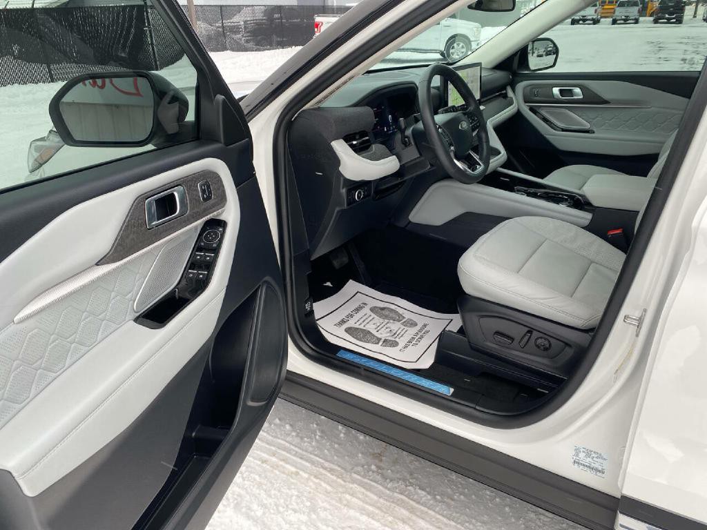 2025 Ford Explorer Image 26