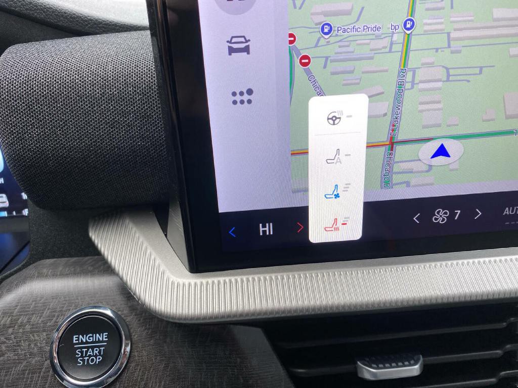 2025 Ford Explorer Image 34