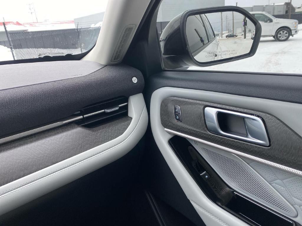 2025 Ford Explorer Image 38