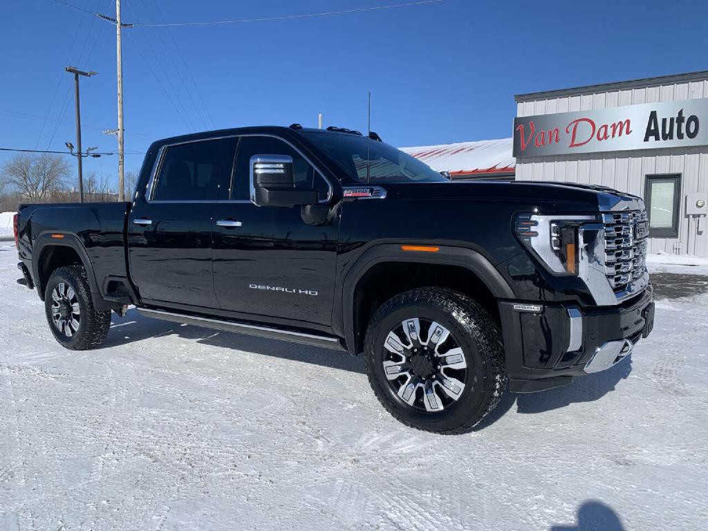 2025 GMC Sierra 2500 Image 2