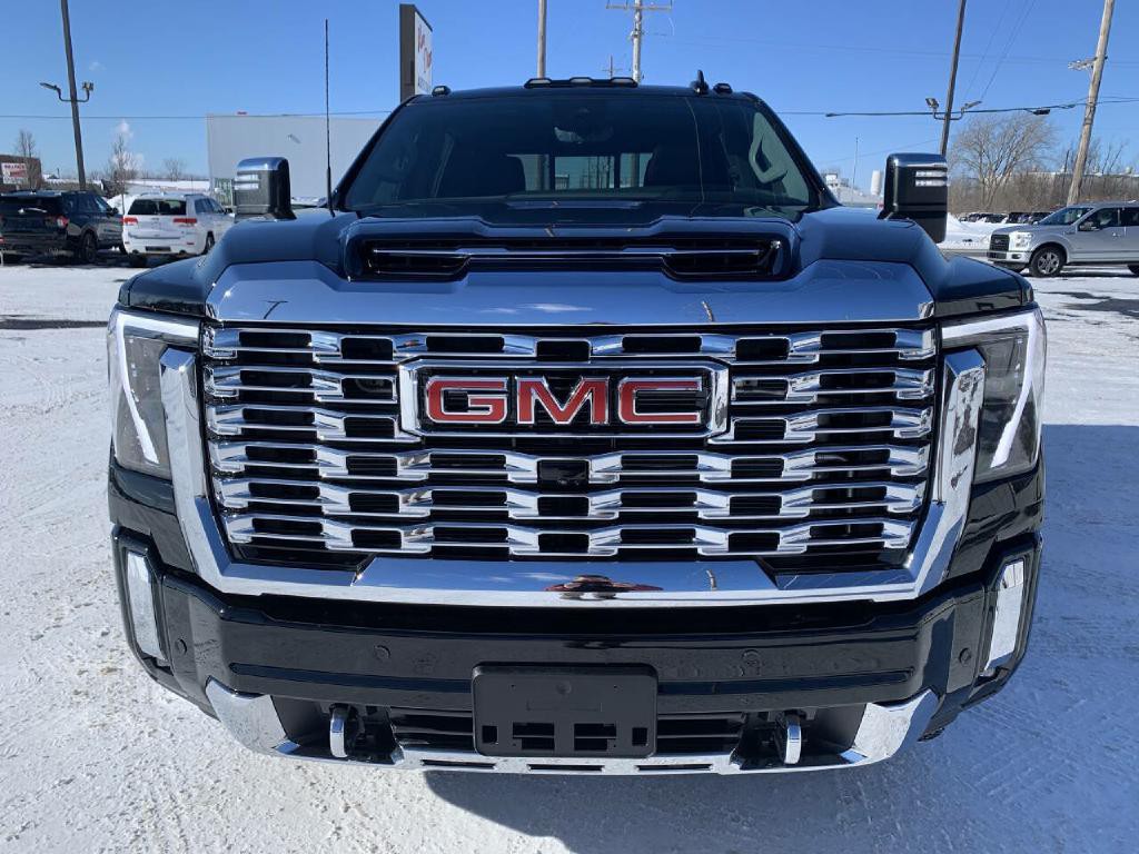 2025 GMC Sierra 2500 Image 3