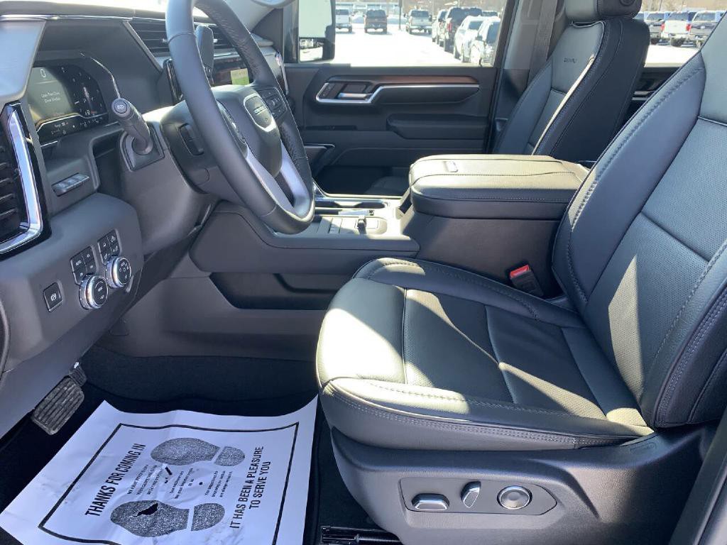 2025 GMC Sierra 2500 Image 11