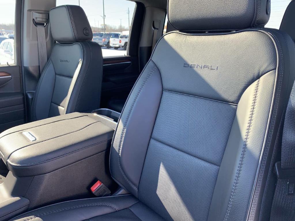 2025 GMC Sierra 2500 Image 14