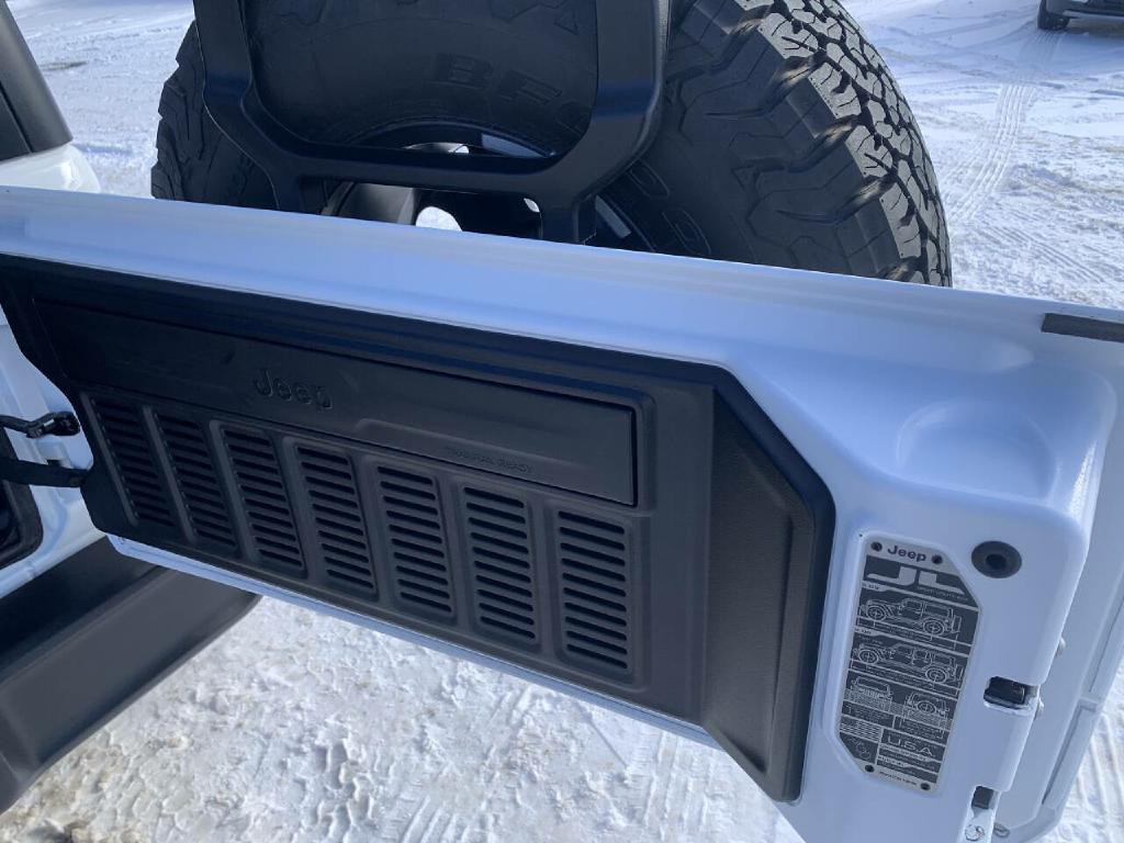 2023 Jeep Wrangler Image 24