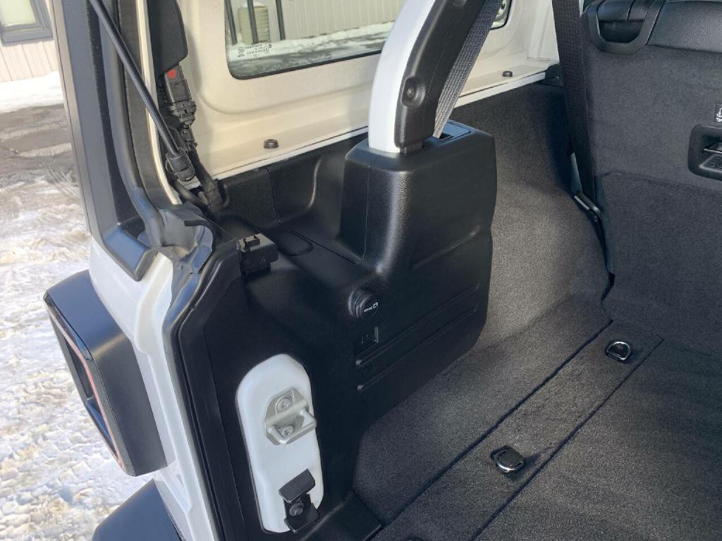 2023 Jeep Wrangler Image 25