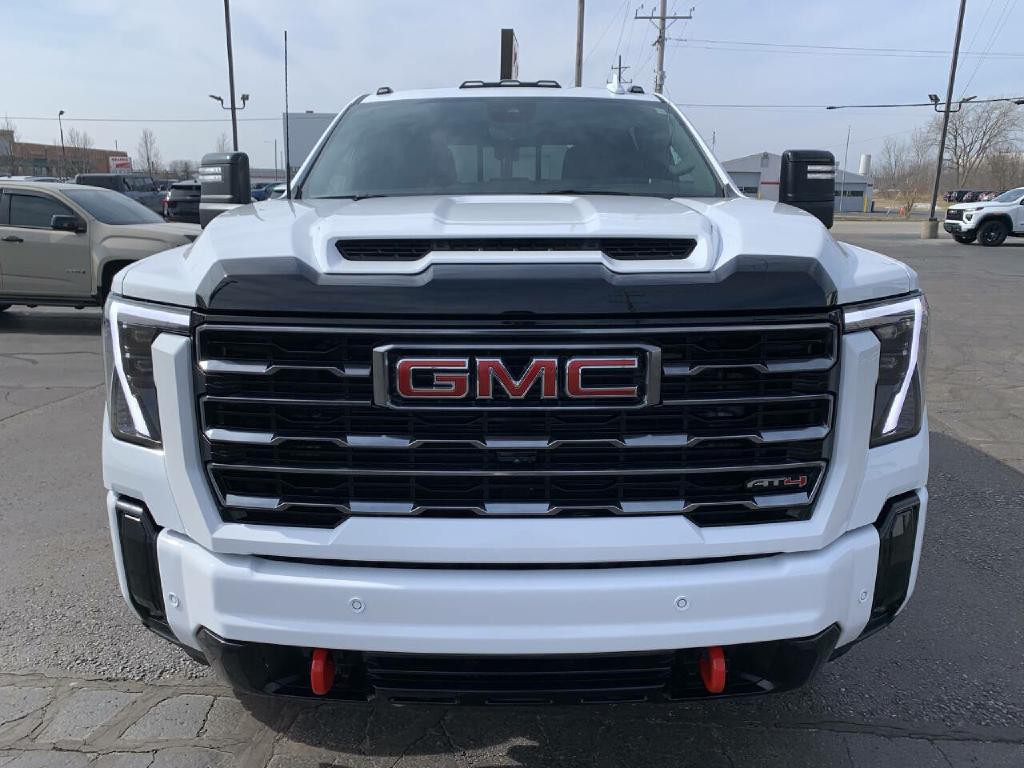 2025 GMC Sierra 3500 Image 4