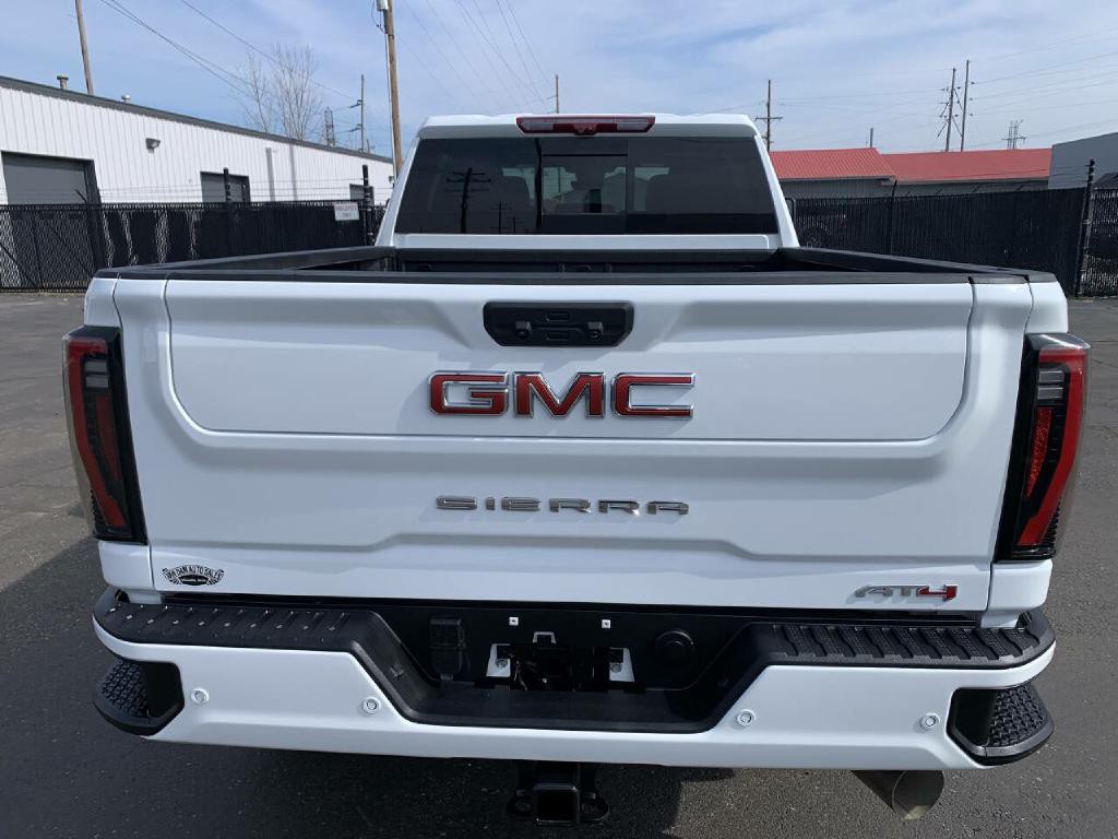 2025 GMC Sierra 3500 Image 7