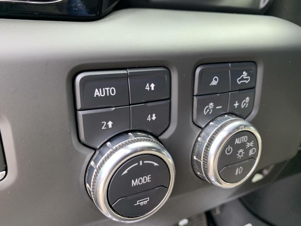 2025 GMC Sierra 3500 Image 16