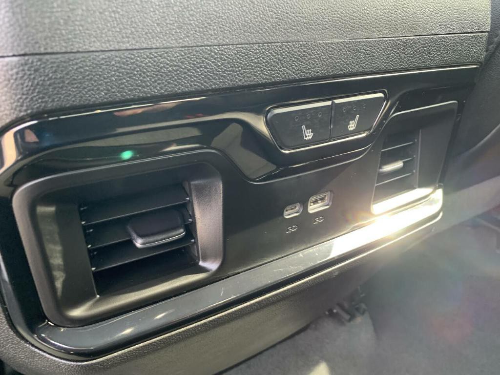 2025 GMC Sierra 3500 Image 26