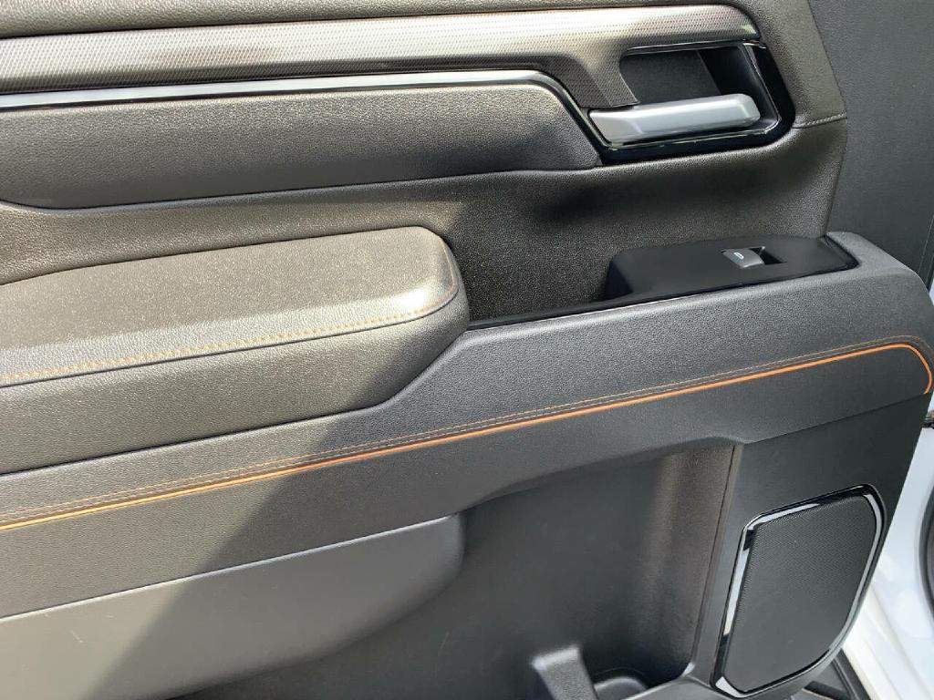 2025 GMC Sierra 3500 Image 31