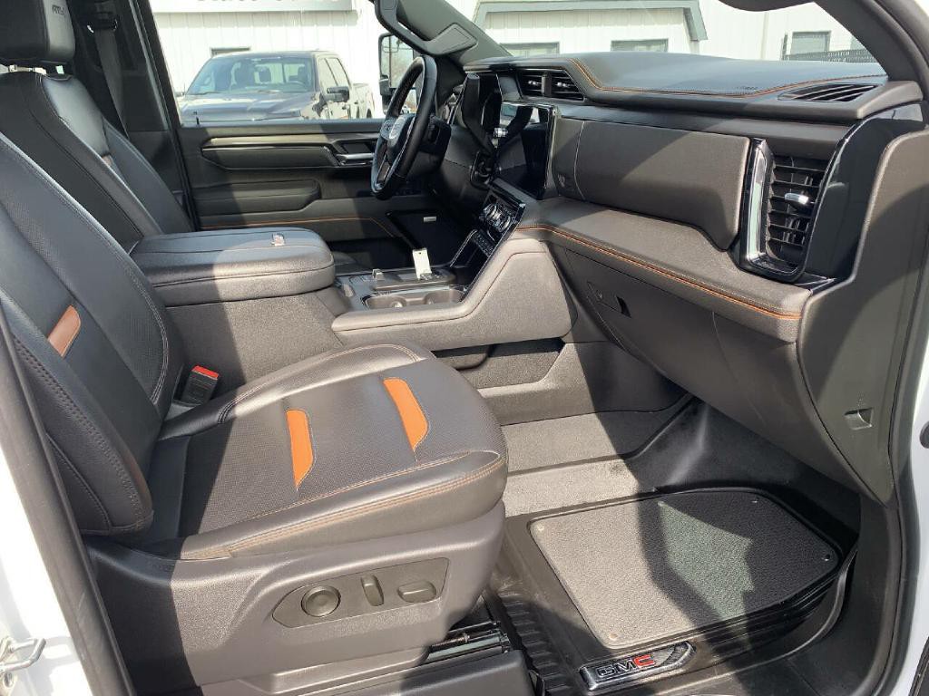 2025 GMC Sierra 3500 Image 34