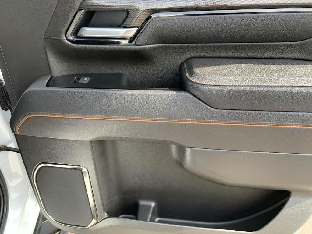 2025 GMC Sierra 3500 Image 35