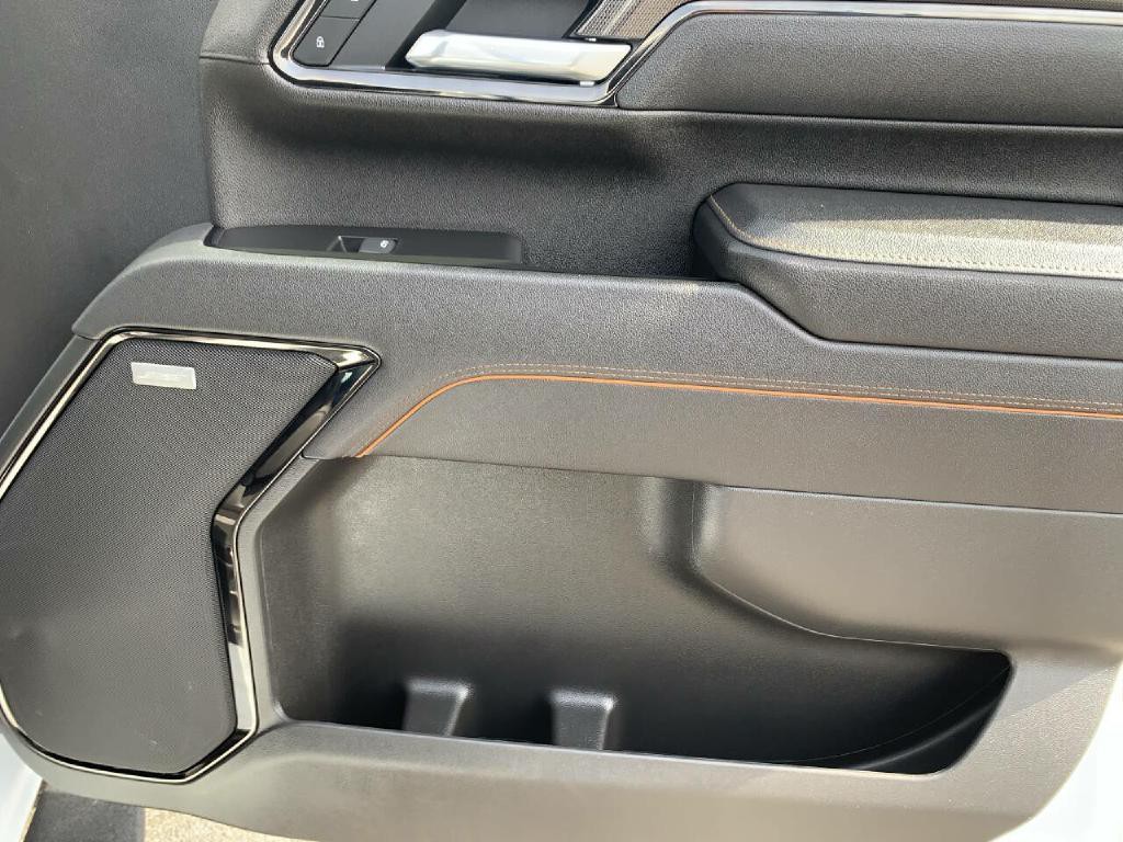 2025 GMC Sierra 3500 Image 37