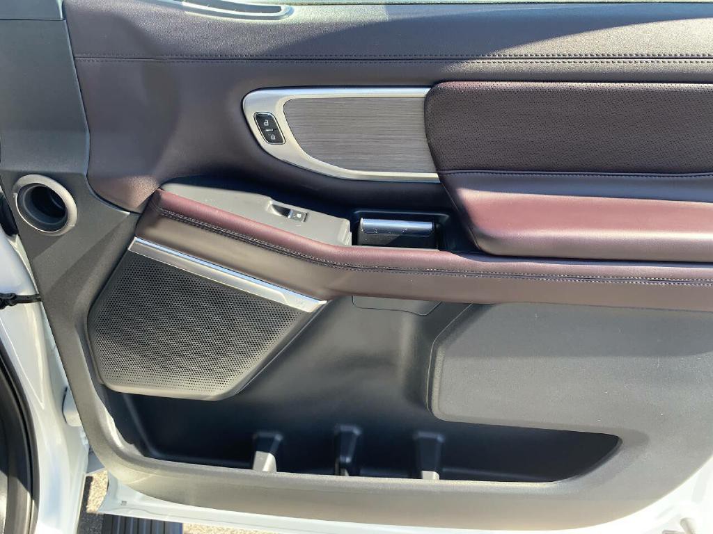 2025 Ford Expedition Image 29