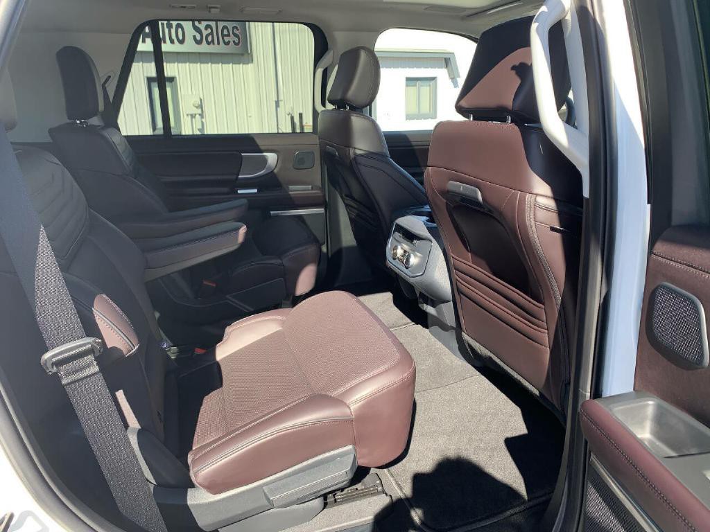 2025 Ford Expedition Image 30