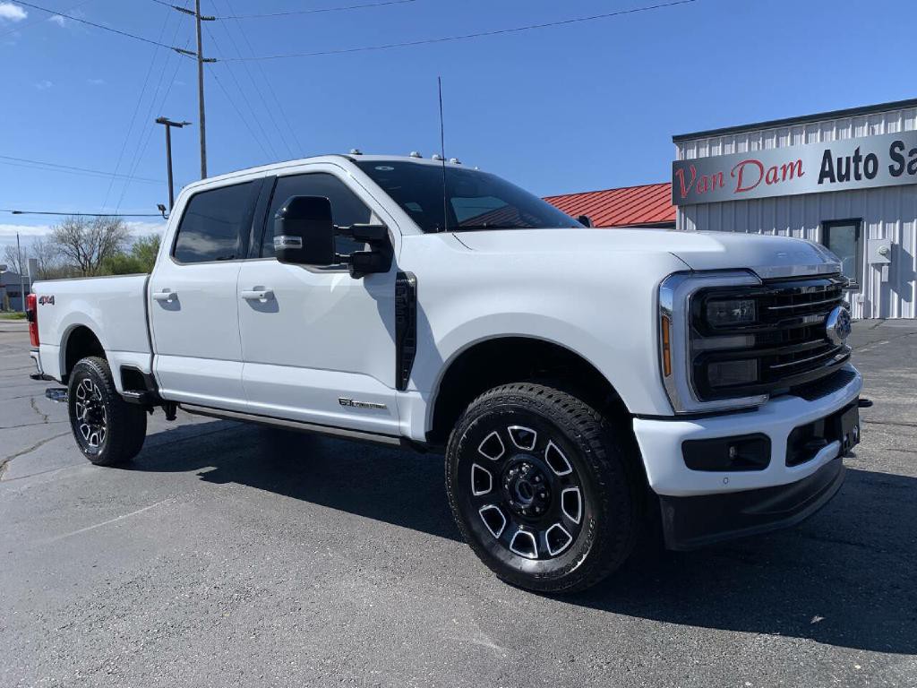 2025 Ford F-250 Image 2