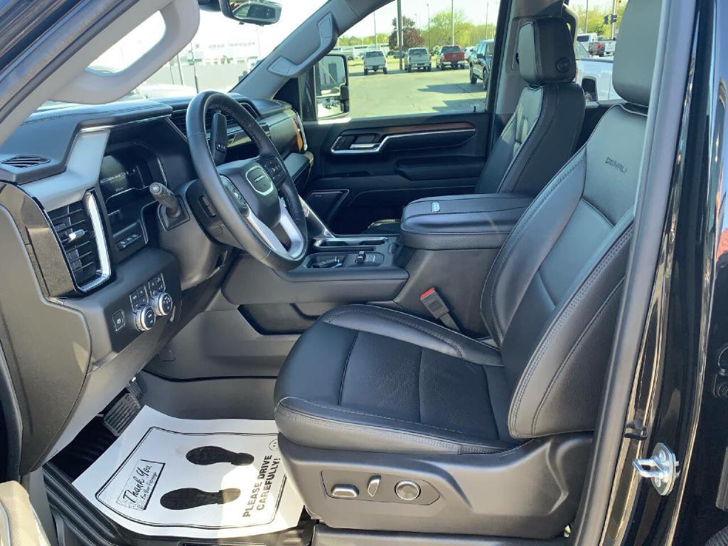 2025 GMC Sierra 2500 Image 11