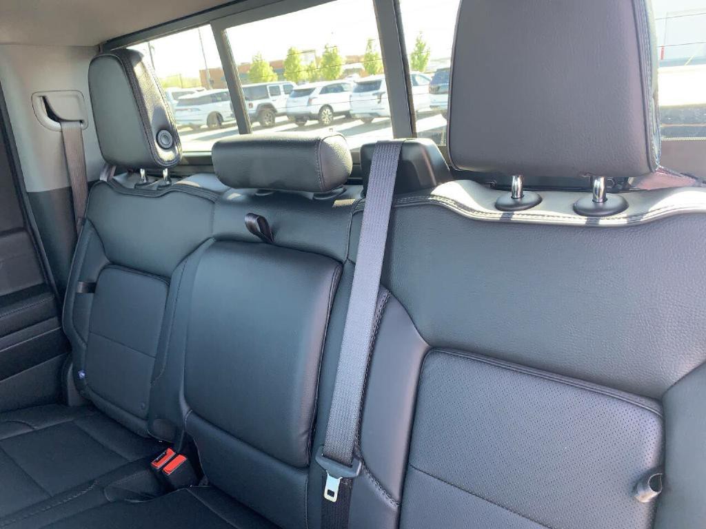 2025 GMC Sierra 2500 Image 24