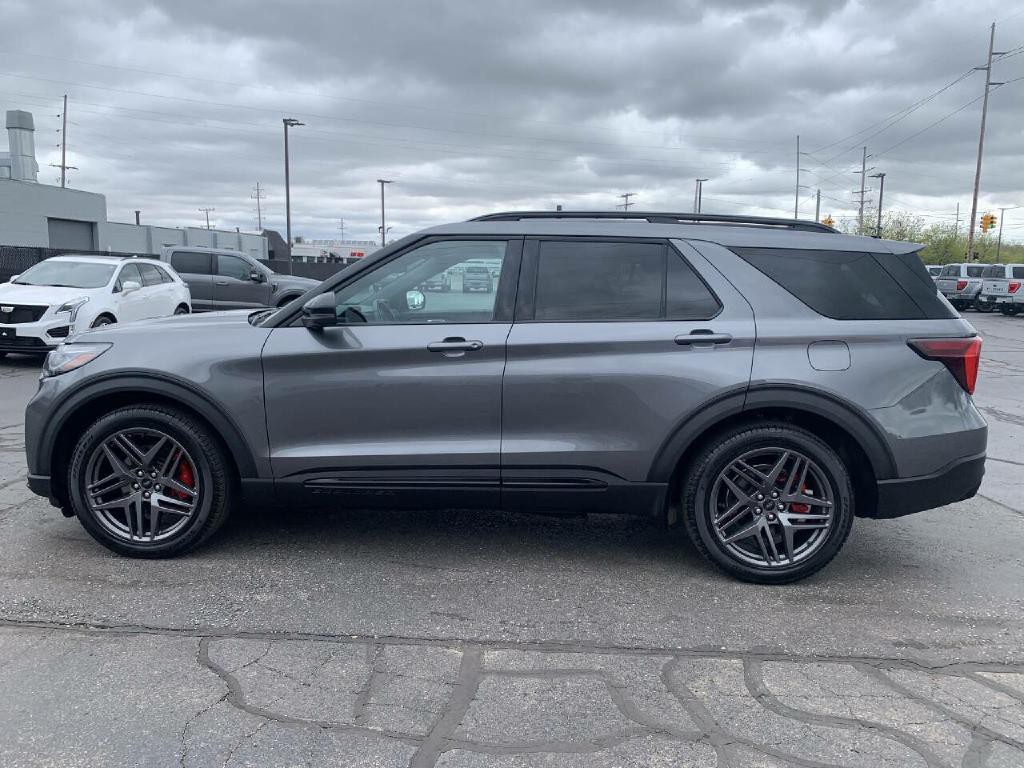 2025 Ford Explorer Image 3