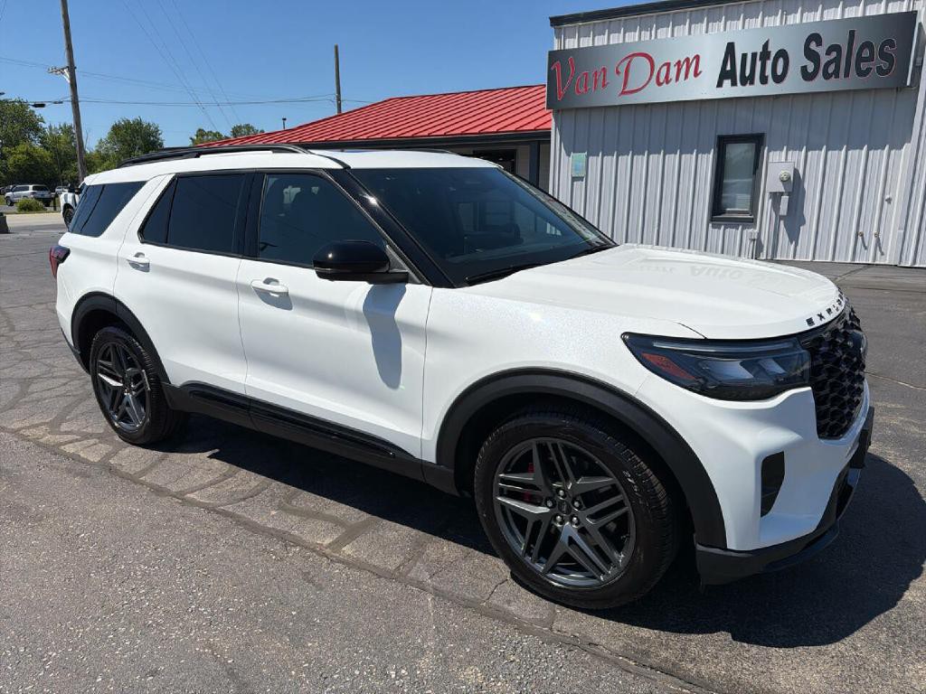 2025 Ford Explorer Image 2