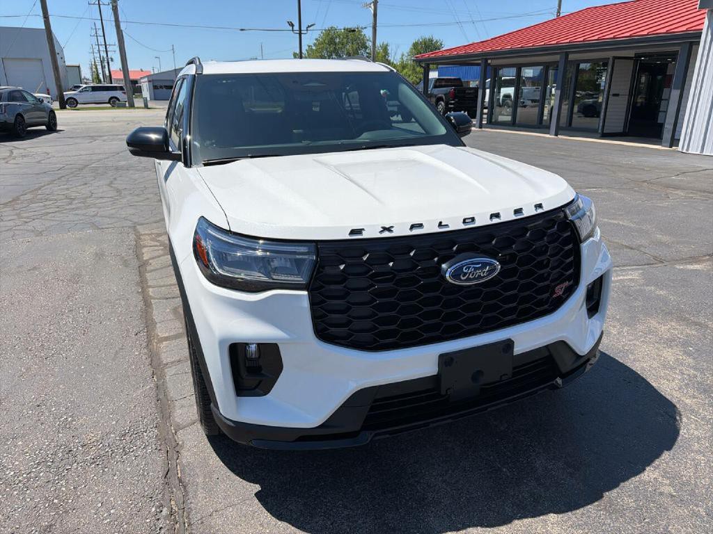 2025 Ford Explorer Image 3