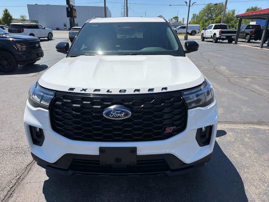 2025 Ford Explorer Image 4