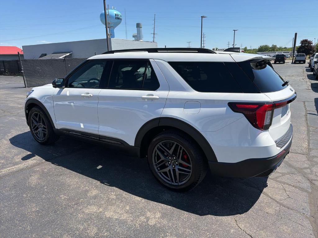2025 Ford Explorer Image 8