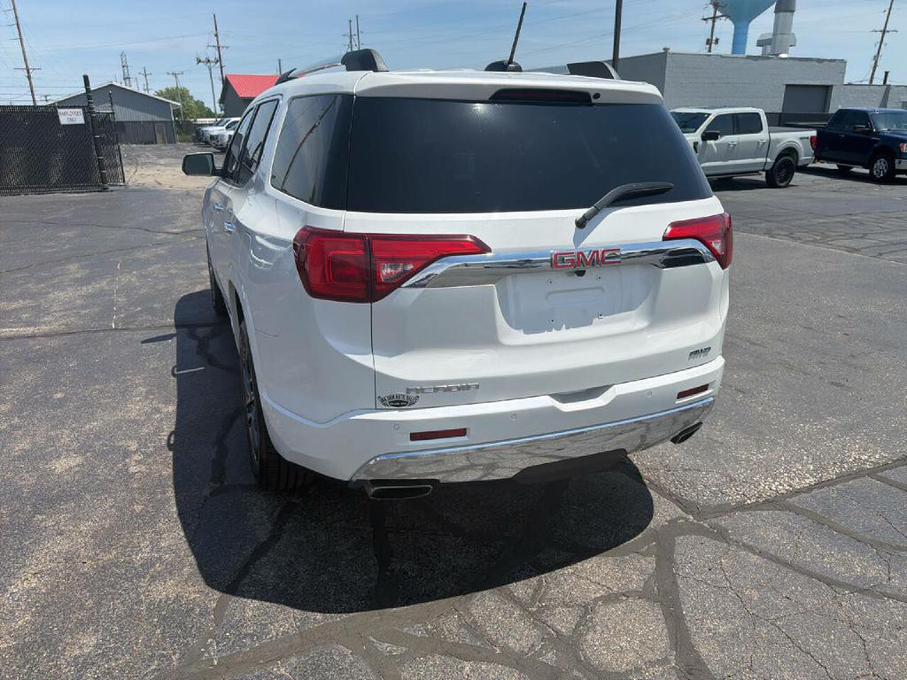 2018 GMC Acadia Image 8