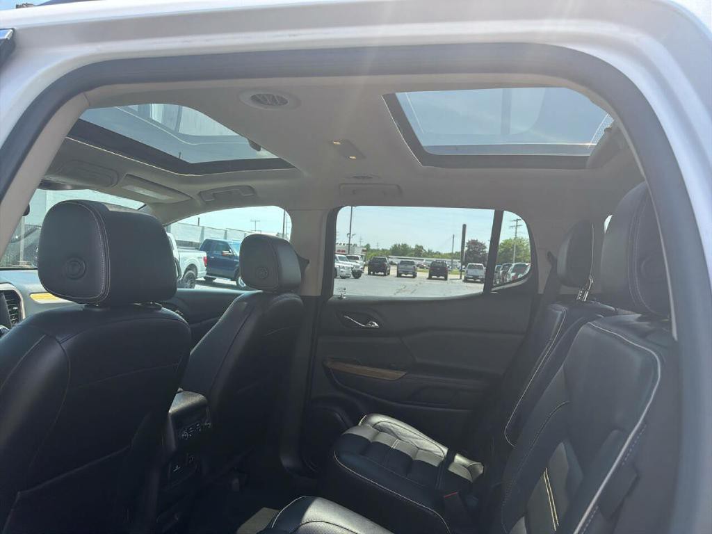 2018 GMC Acadia Image 16