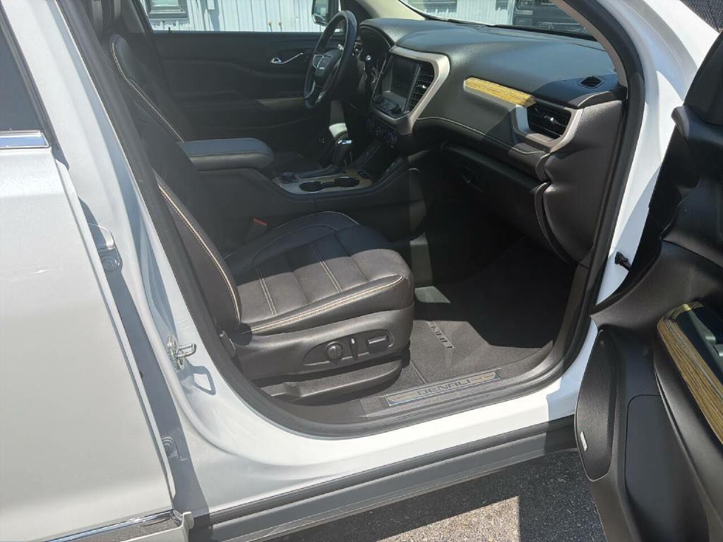 2018 GMC Acadia Image 18