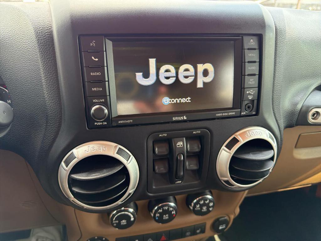 2013 Jeep Wrangler Unlimited Image 25