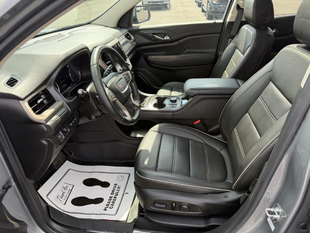 2023 GMC Acadia Image 9