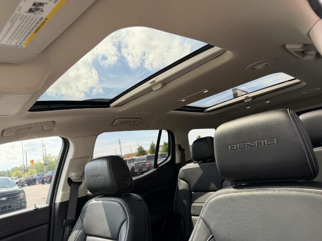 2023 GMC Acadia Image 10