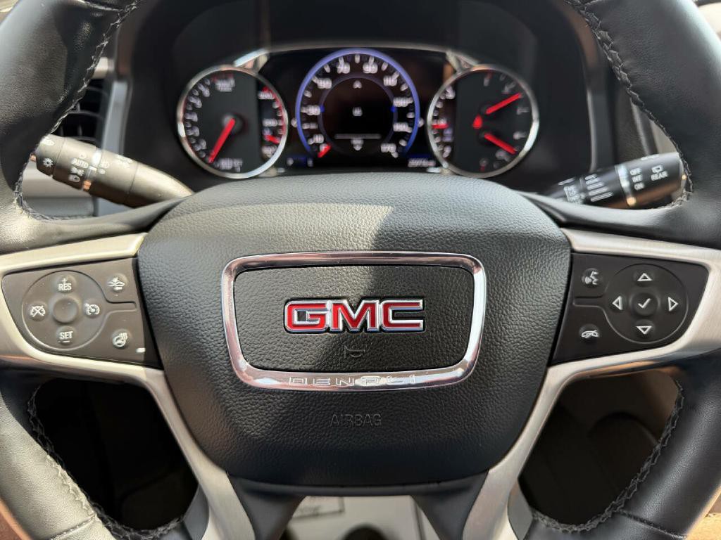 2023 GMC Acadia Image 13