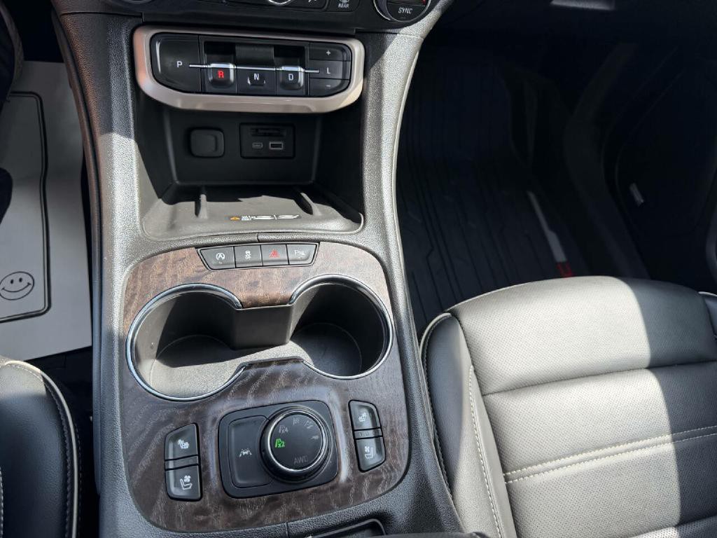 2023 GMC Acadia Image 17