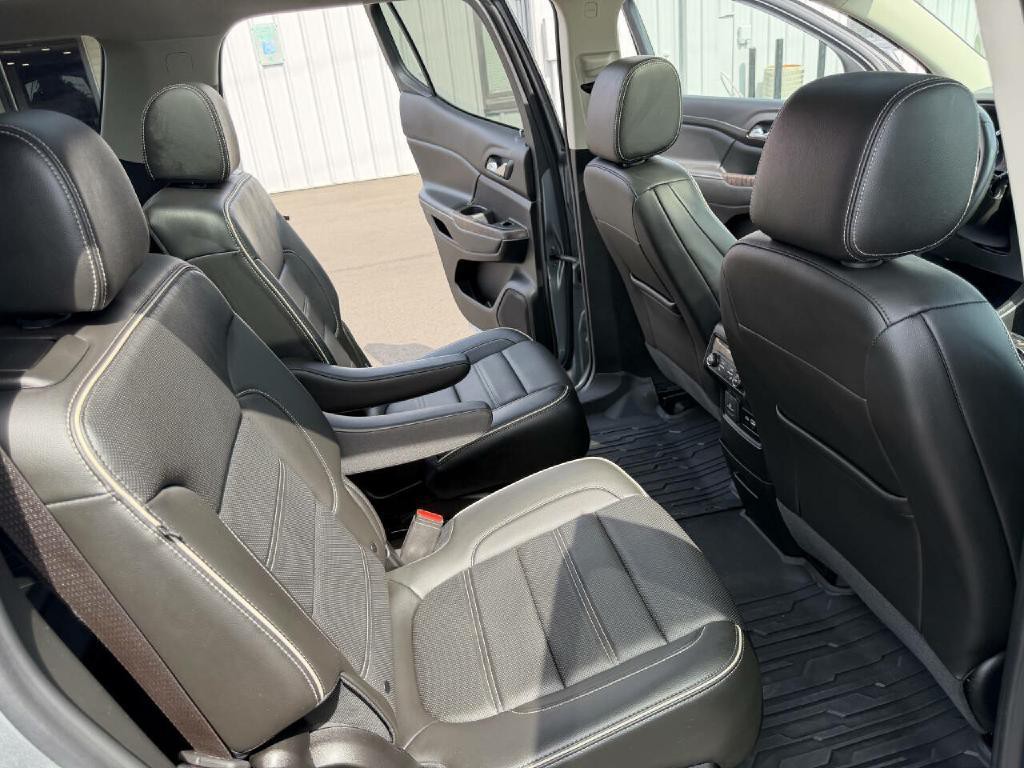 2023 GMC Acadia Image 23