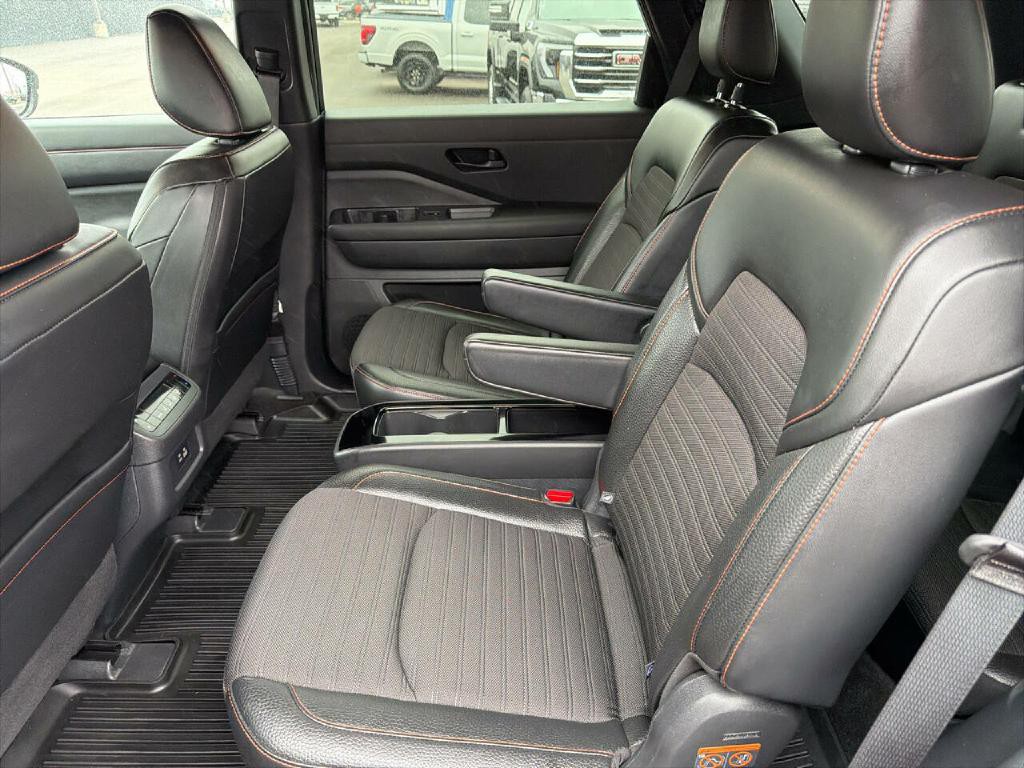2023 Nissan Pathfinder Image 16