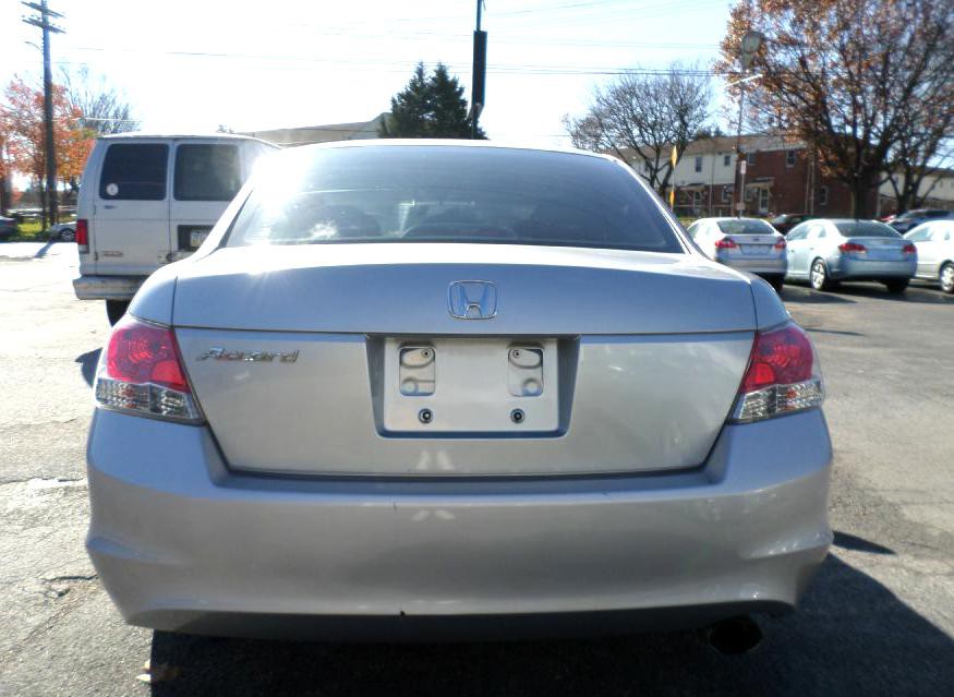 2009 Honda Accord Image 2