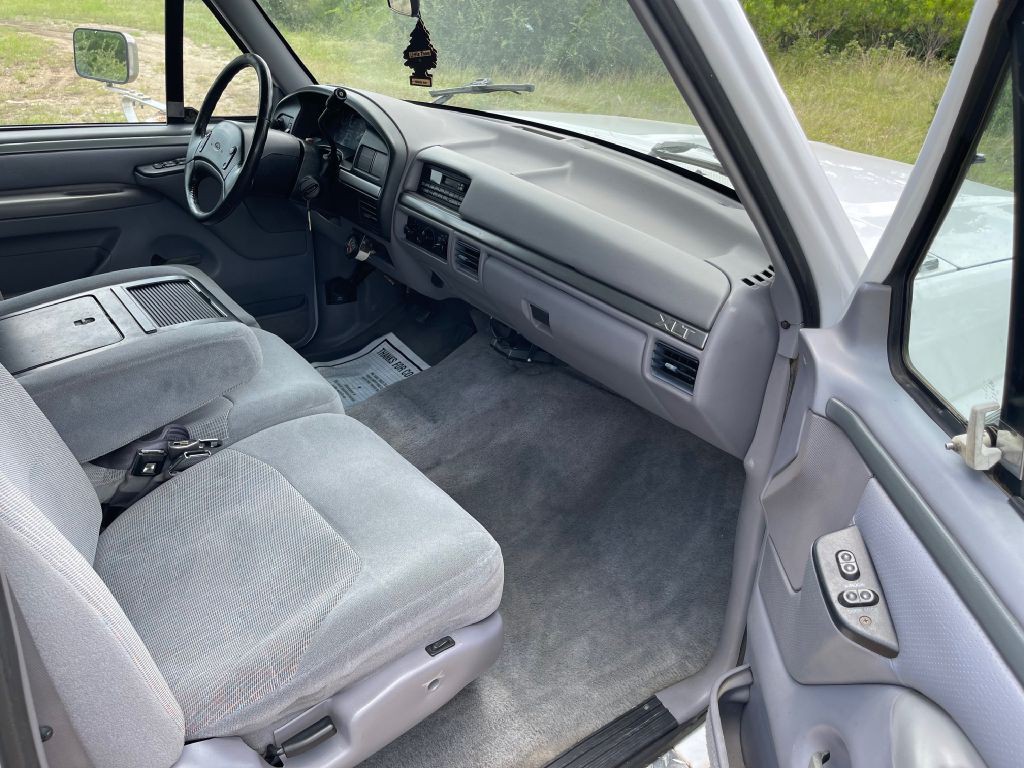 1995 Ford F-350 Image 11