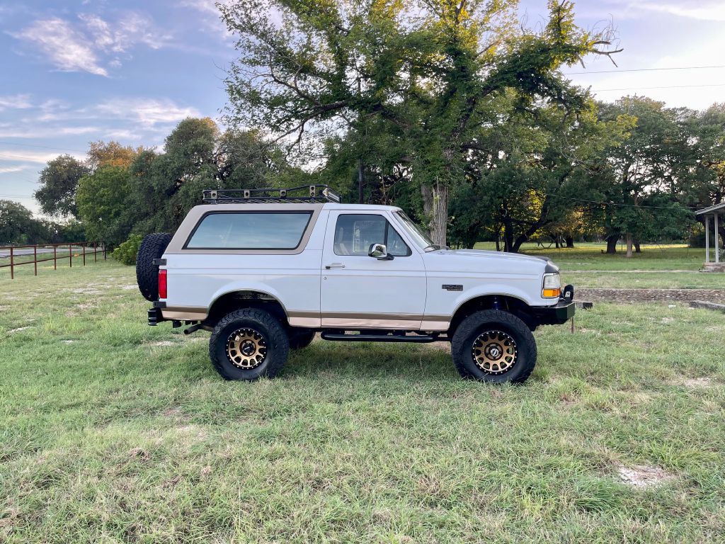 1996 Ford Bronco Image 4