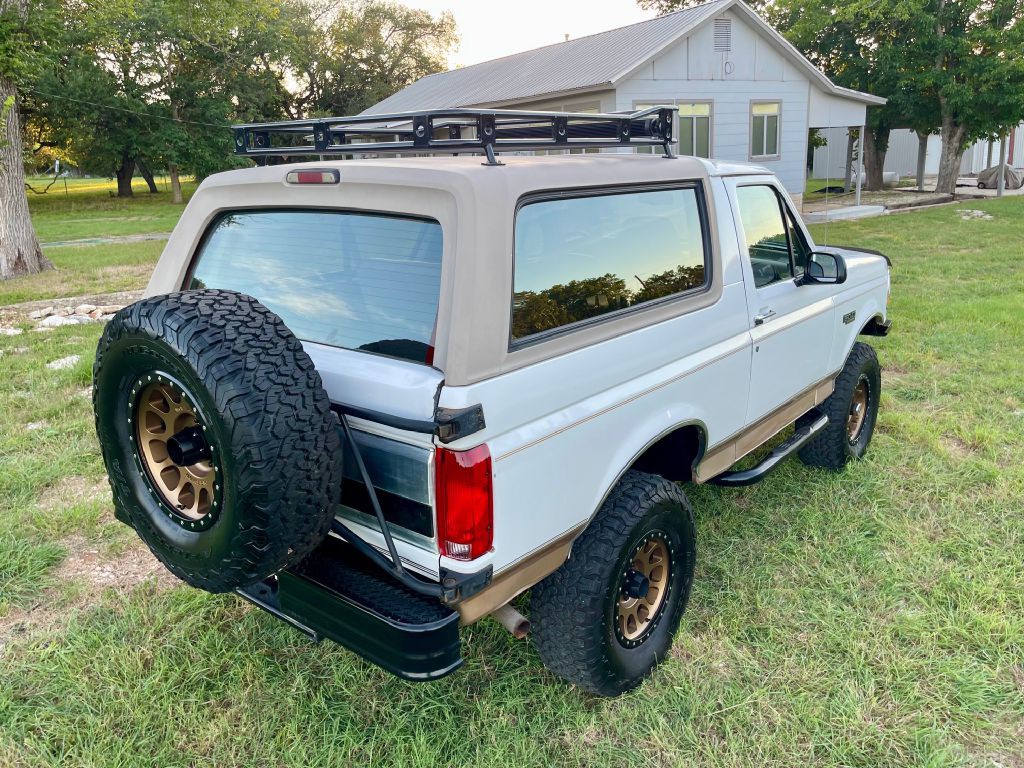 1996 Ford Bronco Image 10