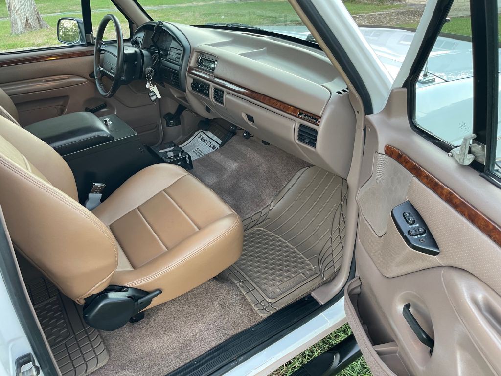 1996 Ford Bronco Image 18