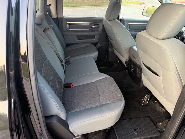 2014 RAM 3500 Image 11